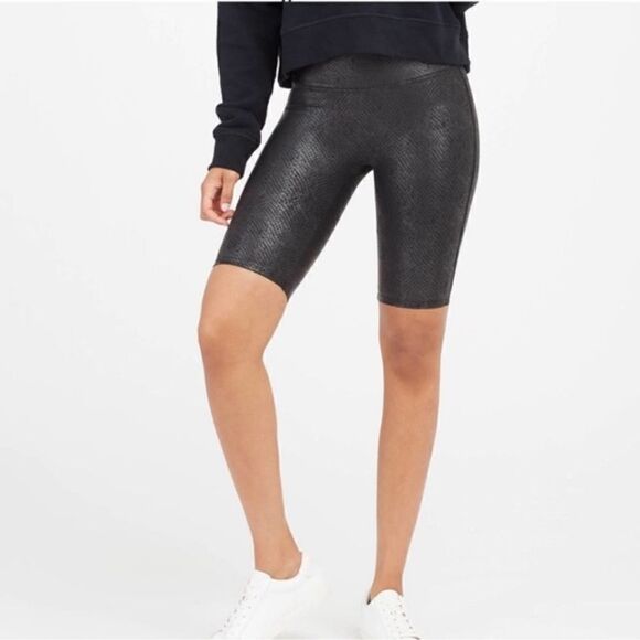Spanx Black Faux Leather Snake Embossed High Rise Biker Shorts Small - Picture 1 of 6